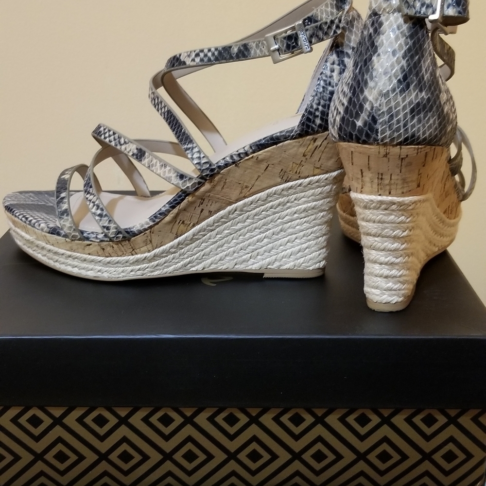 Brand new, never worn wedge